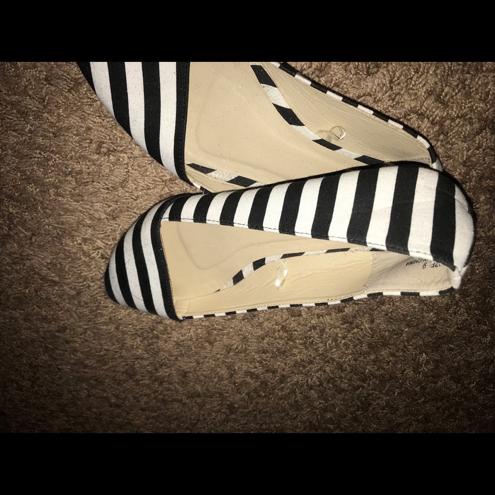 Flats - Picture 2 of 2